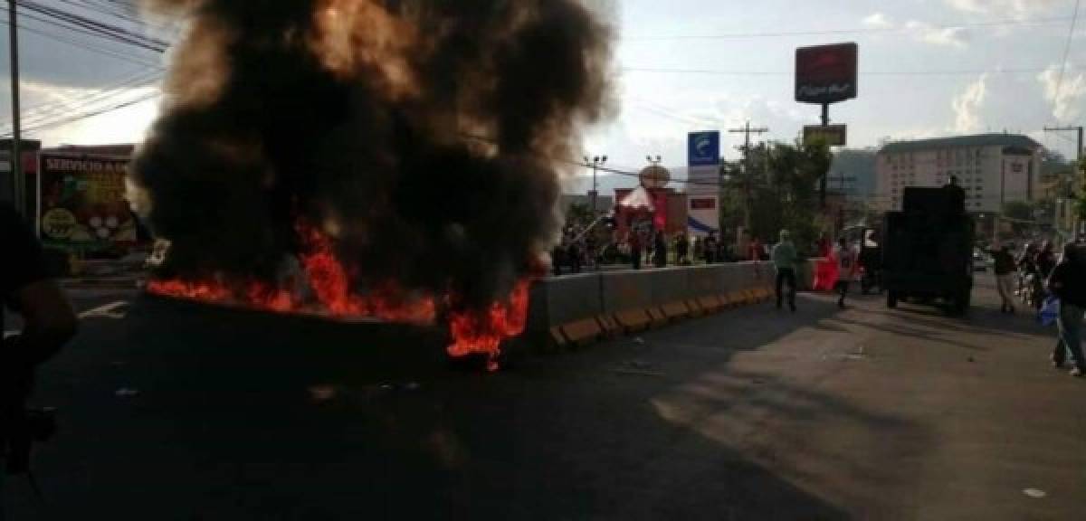 FOTOS: Hondureños salen a protestar en varias ciudades del país