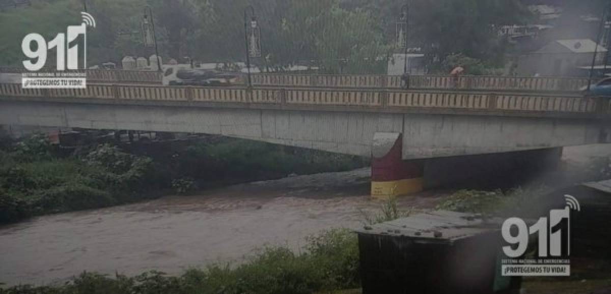 Impactantes fotos: El río Choluteca se desbordó en la primera avenida del centro de Tegucigalpa