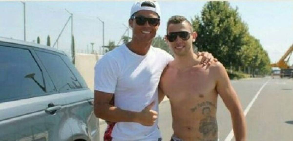 INCREÍBLE: Ellos son los aficionados que plasmaron a sus ídolos en su piel