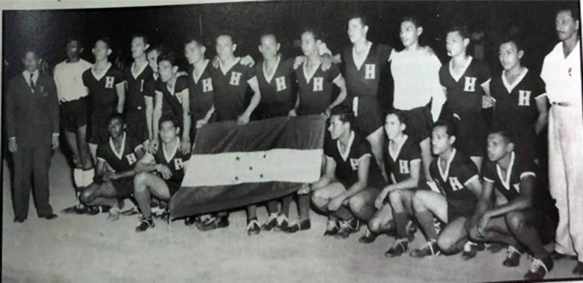 ¡Camisas de botones y tacos con tachuelas! Las selecciones de Honduras en la era amateur