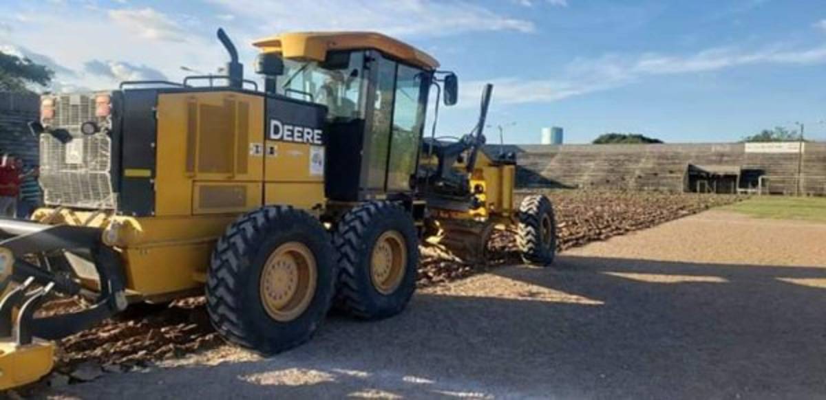 ¡Una belleza! De ser un potrero a tener cancha sintética; así han transformado el estadio de La Paz