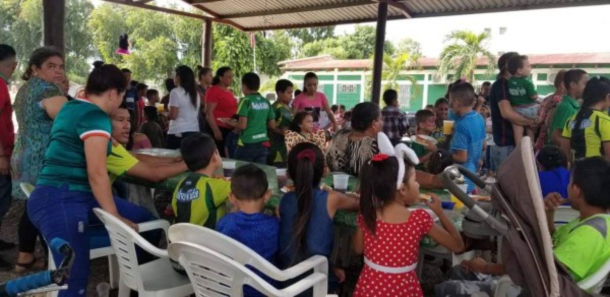 El plantel de Marathón comparte celebrando el Día del Niño en su sede