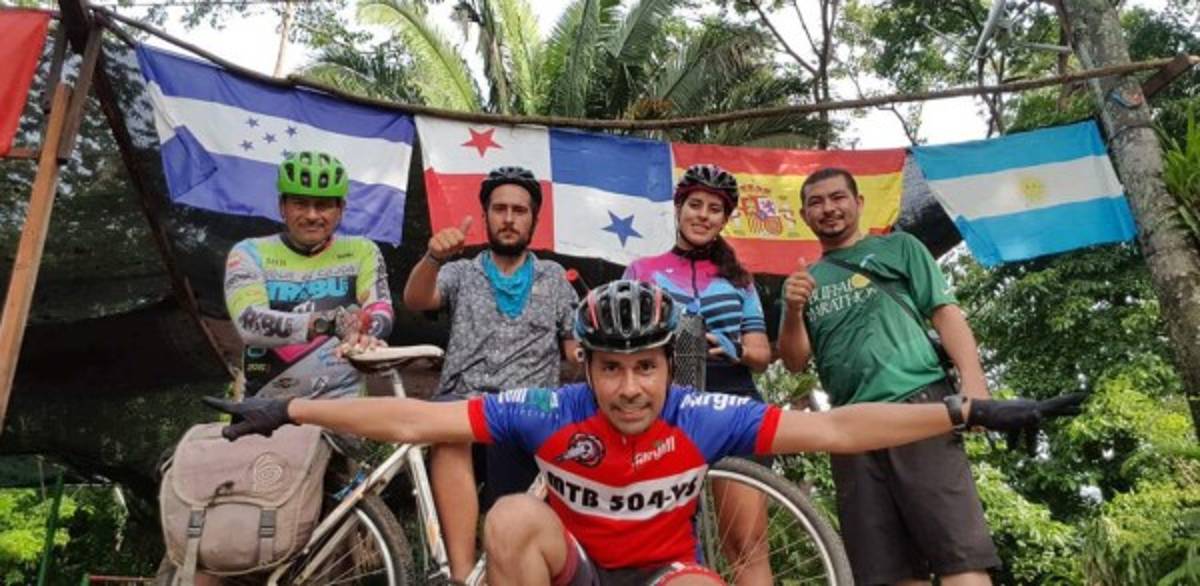 Alexandra Cruz, la hermosa ciclista hondureña que motivó a Tabaré Alonso a visitar San Pedro Sula