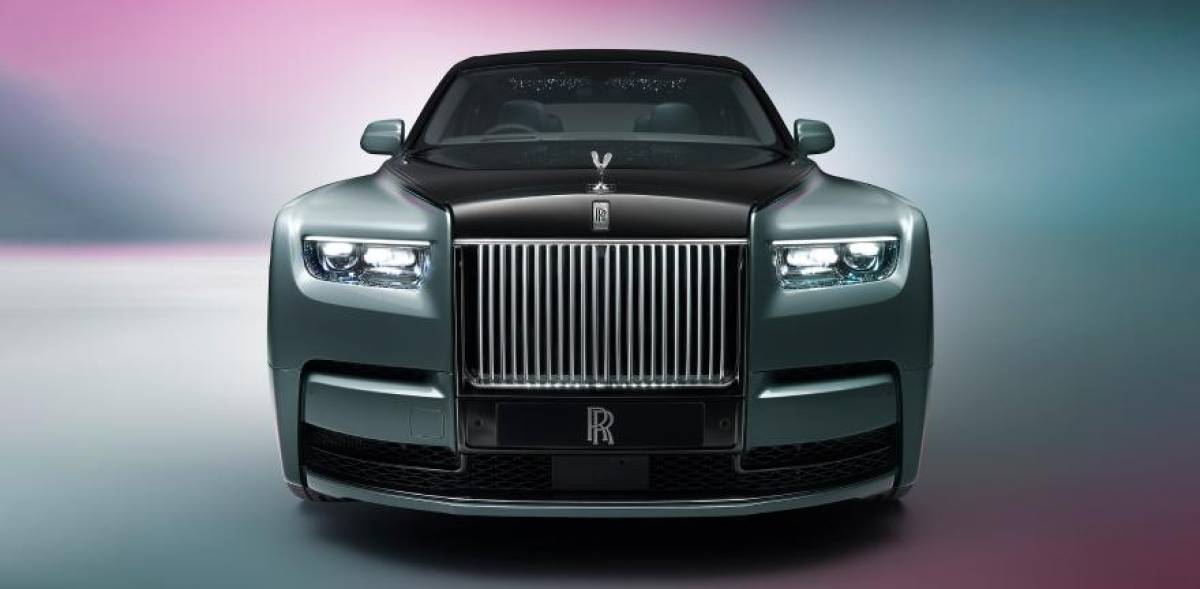 Así luce el ostentoso carro Rolls Royce Phantom.