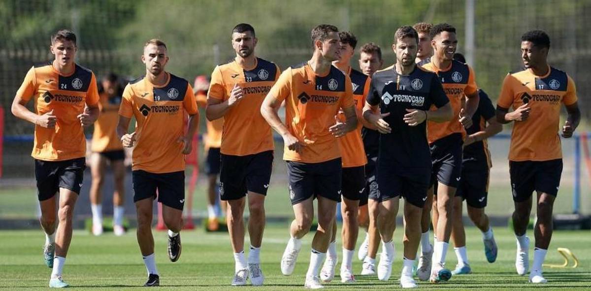 Así fue el primer entrenamiento del “Choco” Lozano con el Getafe y se conoce ya el nuevo número que usará en España