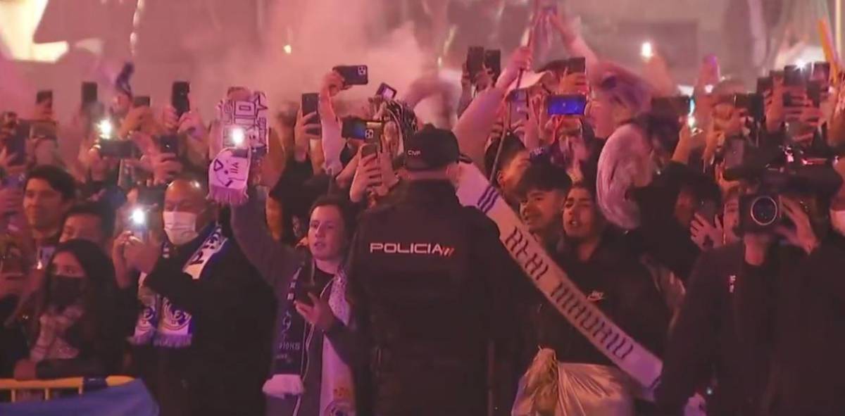 Espectacular recibimiento a los jugadores del Real Madrid en el Bernabéu y los invitados de lujo