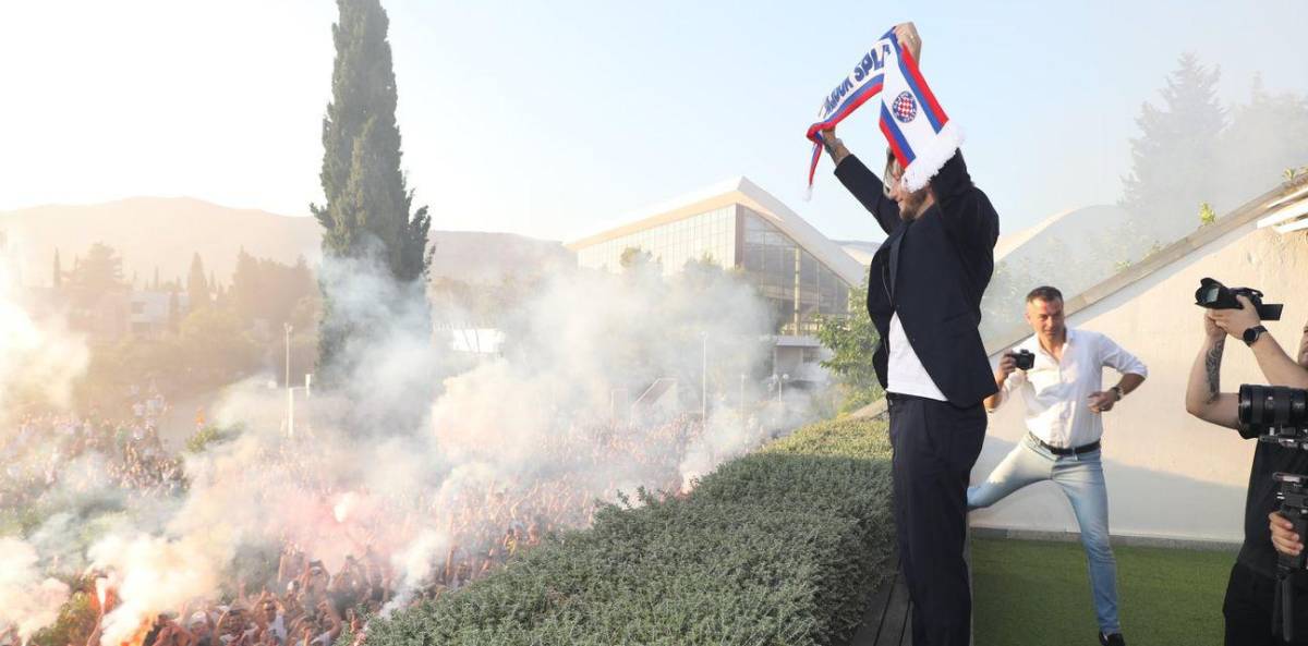 Rakitic se aburrió de Arabia Saudita y fue presentado por su nuevo equipo: brutal bienvenida para el croata