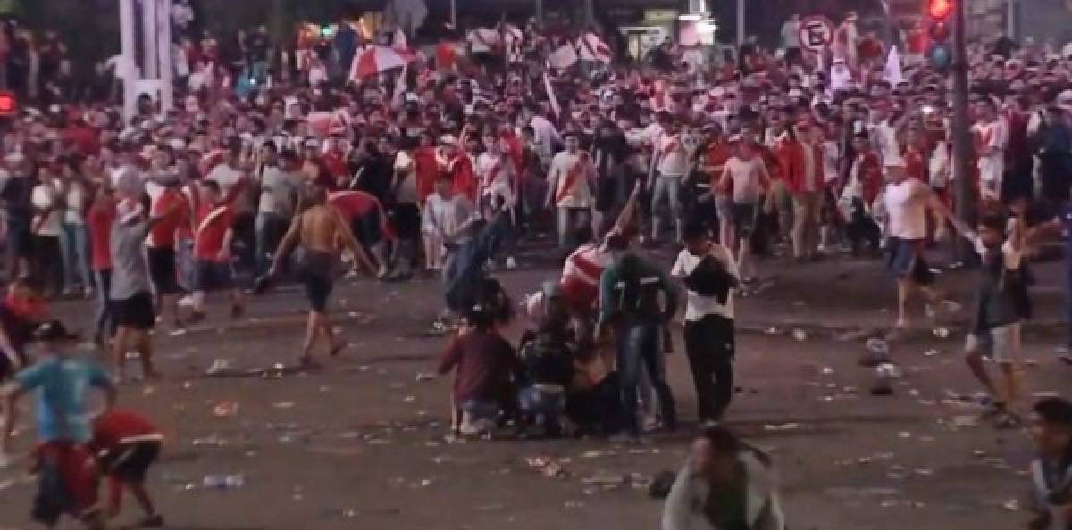 Balas, violencia y desaparecidos: festejo de afición de River termina en batalla campal