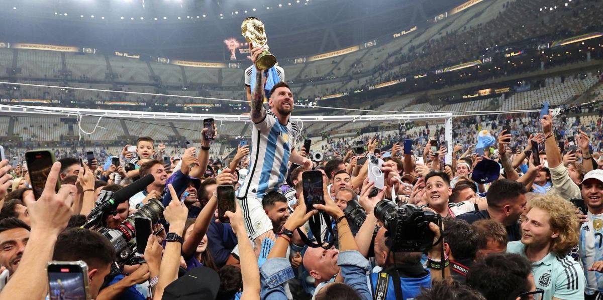 Messi es exaltado: festejo por los aires, Antonella rompe en llanto, hizo recordar a Maradona y el detalle de la camiseta Argentina