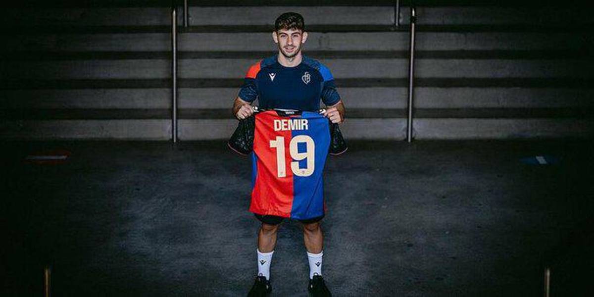 El inesperado delantero que fue ofrecido a Real Madrid, Mbappé toma decisión final y la décima salida de Barcelona