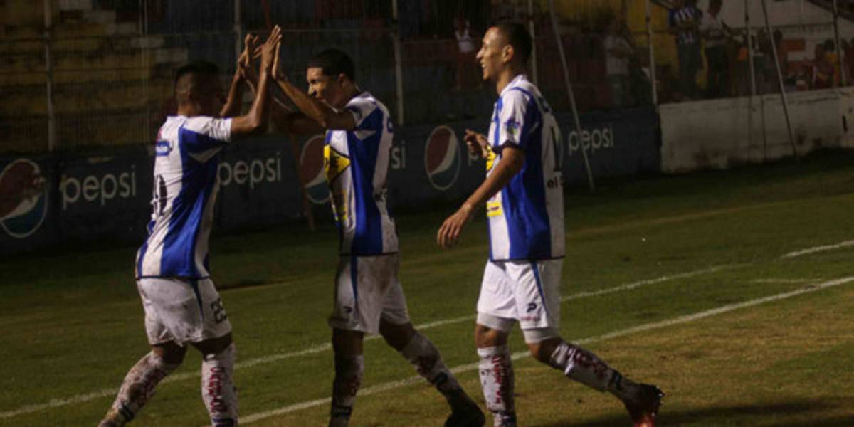 Victoria gana y mete en el infierno del descenso al Vida