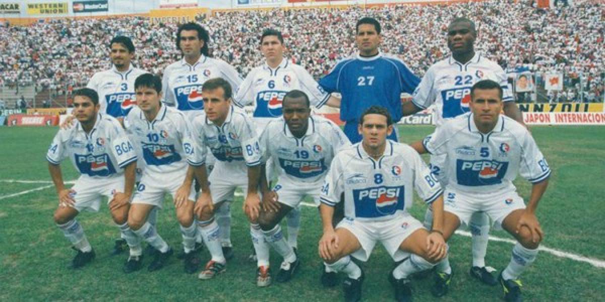 Defendiendo la camiseta de Olimpia y su reencuentro con el 'Tato' García: las imágenes de Robert Lima en Honduras