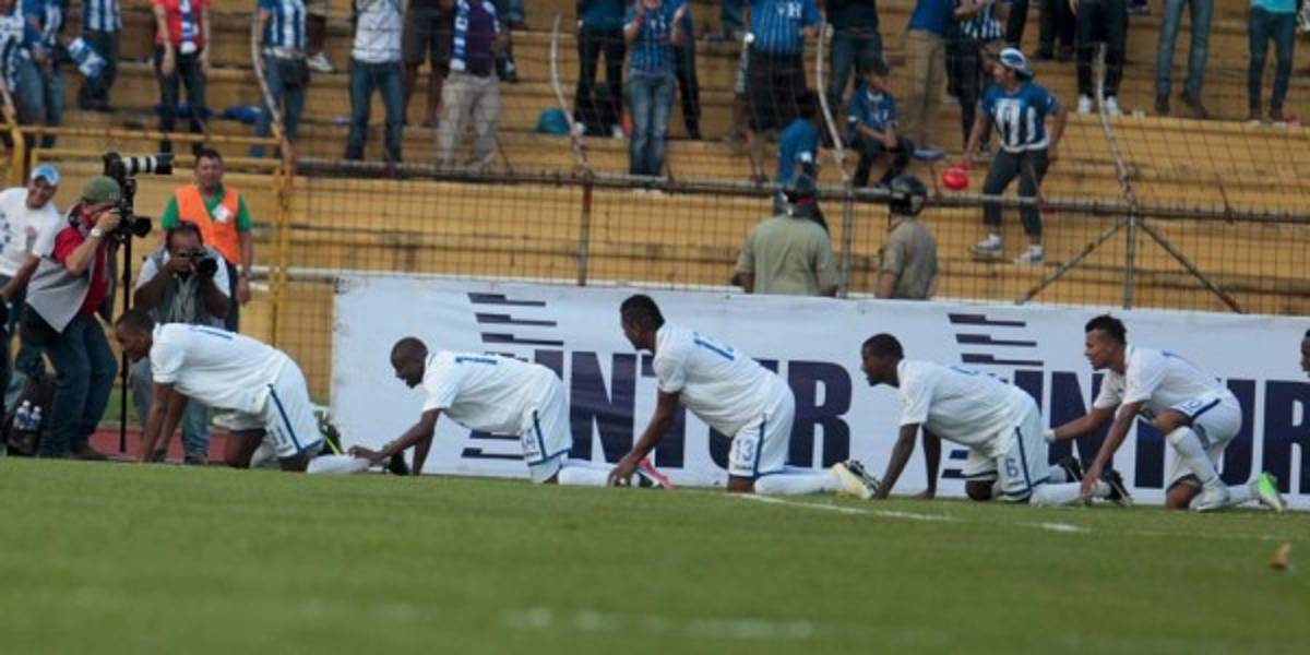 TOP: 15 fotos inolvidables fotos de los duelos Honduras-Estados Unidos