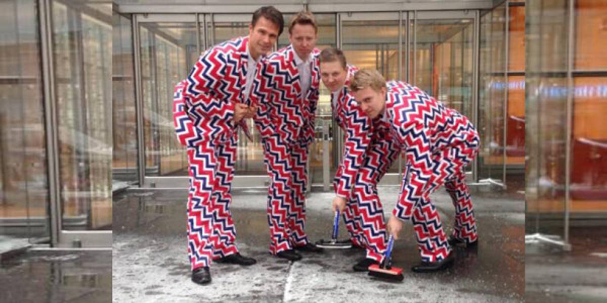 El extraño uniforme del equipo de curling de Noruega