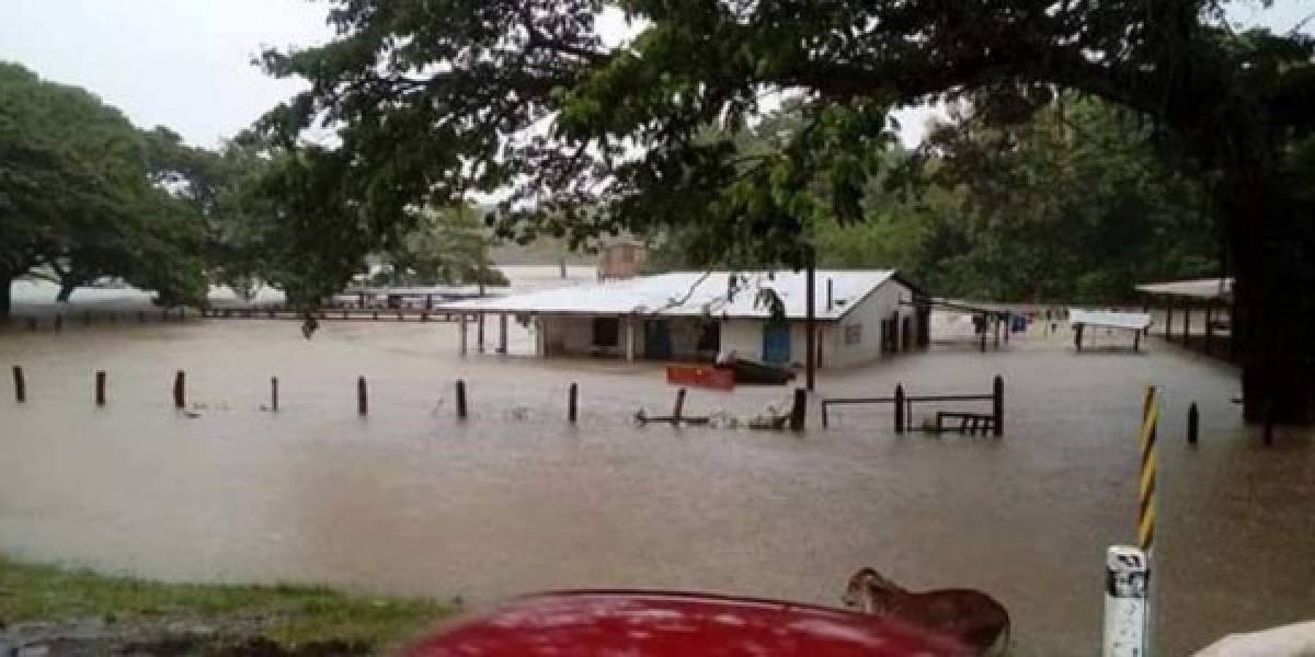 Los estragos causados por lluvias en Costa Rica a pocas horas el choque con Honduras