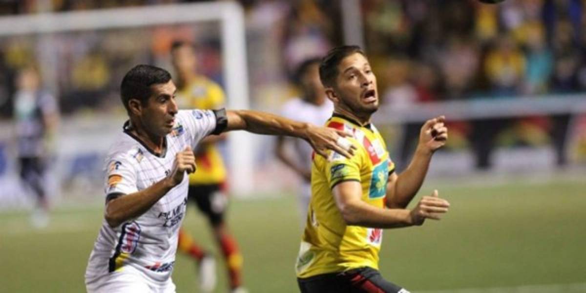 Grandes figuras del fútbol centroamericano que podrían retirarse a final de temporada