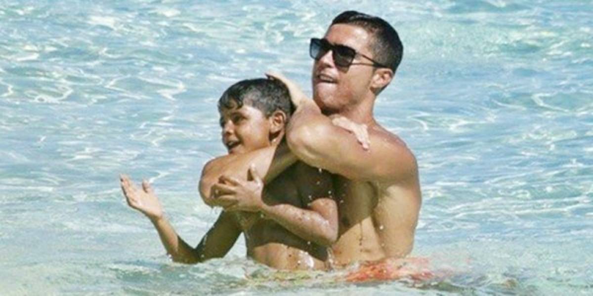 Fotos: Cristiano Ronaldo disfruta de sus vacaciones junto a su hijo