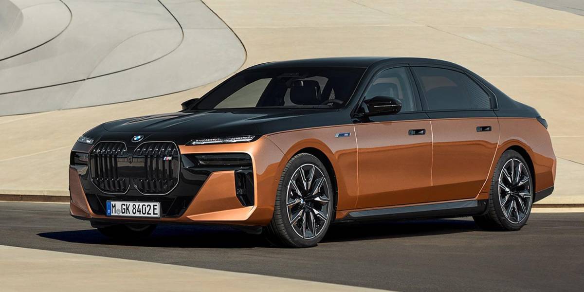 Real Madrid le dio esta máquina a Mbappé: cuánto cuesta el nuevo auto del francés, todos sus lujos y Florentino tiene uno igual