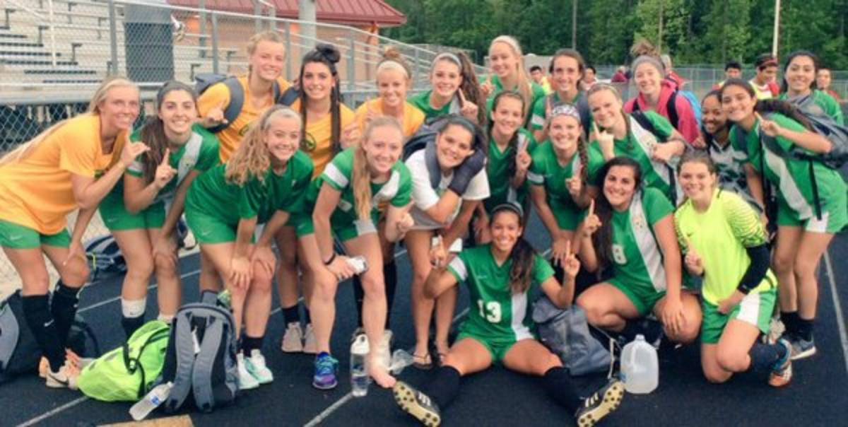 Hondureña Elexa Bahr se graduó y se enfoca en la Universidad de Carolina del Sur