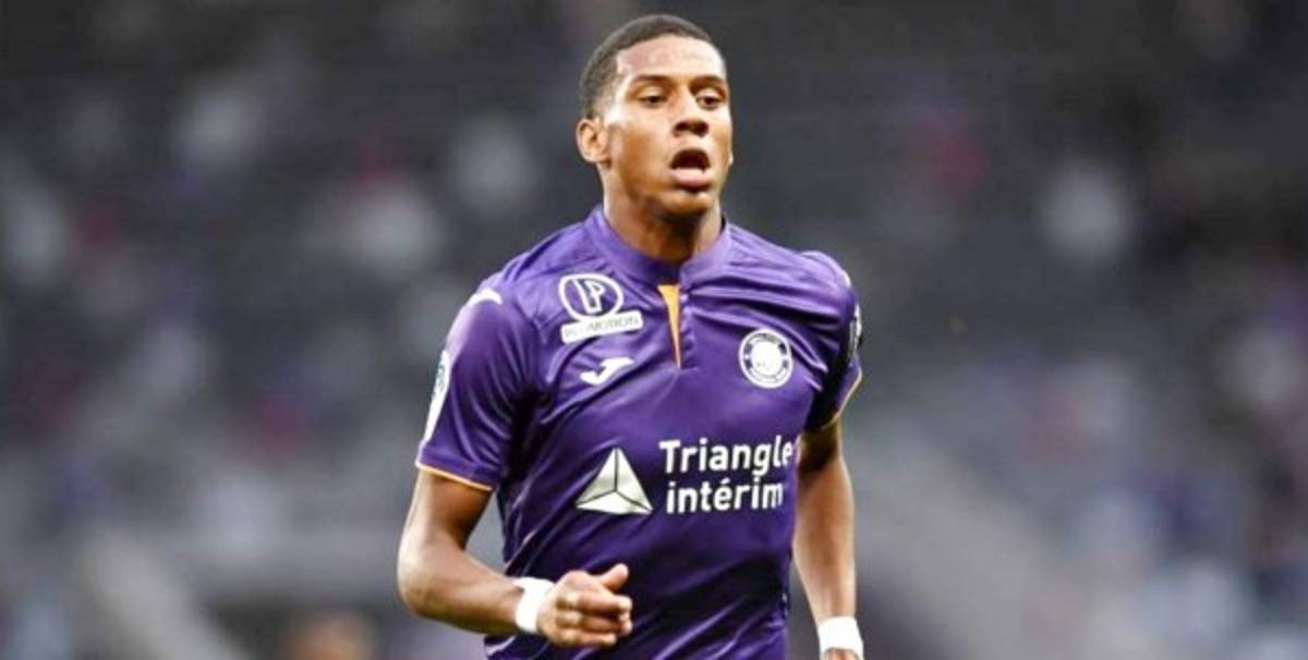 Al cierre de Mercado: Nueva baja del Barcelona, Real Madrid va por dos fichajes y PSG compra