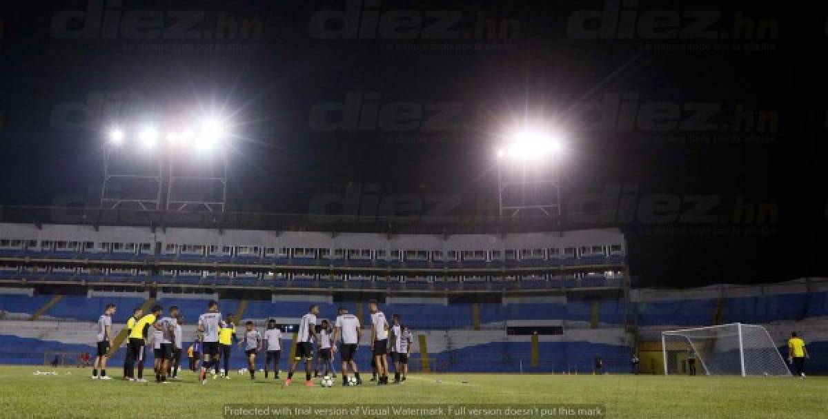 FOTOS: Real España prepara el choque contra Olimpia bajo la luna llena