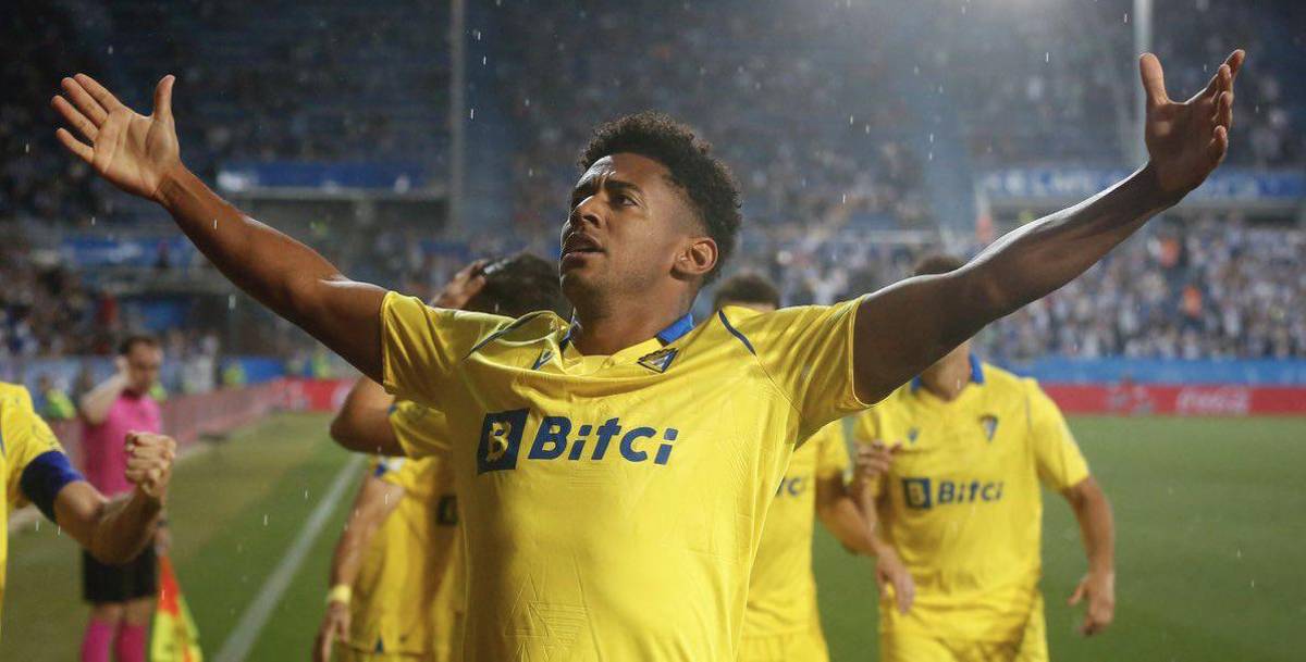 “Choco” Lozano y su aventura en España en siete años: goleador en Tenerife, fichado por Barcelona e ídolo en Cádiz