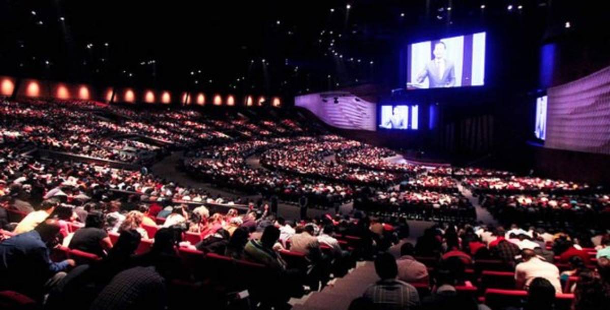 Cash Luna: Conoce sus increíbles lujos y su mega iglesia de $45 millones