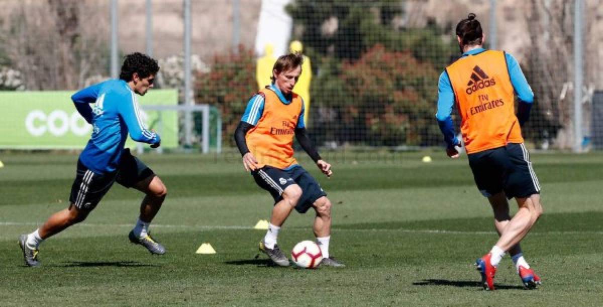 FOTOS: El cariño a Benzema, la primera charla y el aplauso a Ramos en el primer entrenamiento de Zidane en el Real Madrid