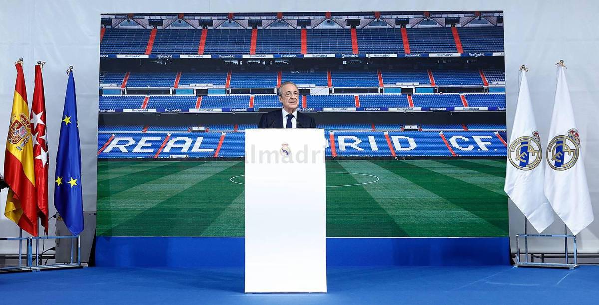 ¿Por qué eligió el dorsal “14” y no el “9”? La respuesta de Joselu en su llegada al Real Madrid y su mujer se partió en lágrimas