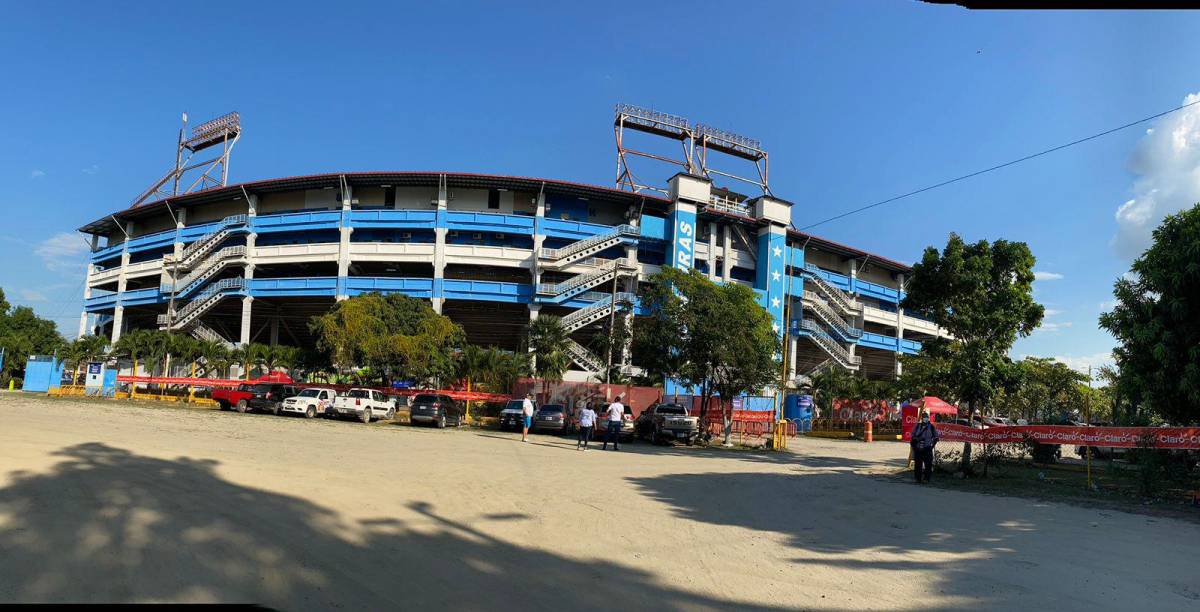 Soledad en el estadio Olímpico: Apatía de los hondureños para juego ante Canadá; así instalaron cabina del VAR