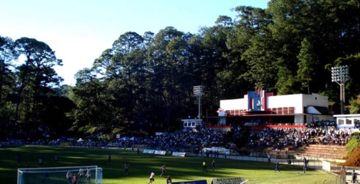 El bonito y ecológico estadio del Cobán Imperial de Guatemala