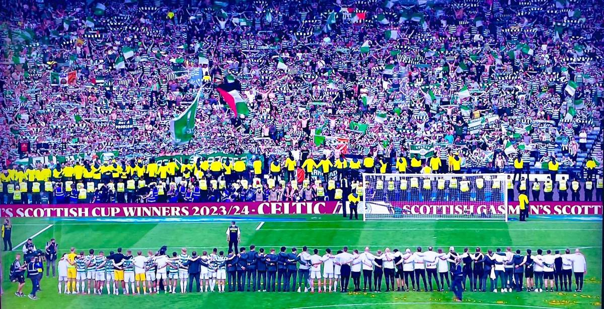 Así festejó Luis Palma el doblete del Celtic en su primer año en Escocia: ¡le puso ambiente al vestidor!