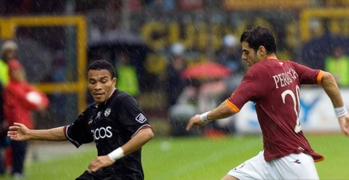 Las grandes figuras del fútbol a las que ha enfrentado Rambo de León