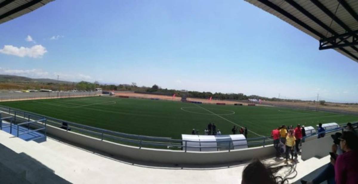Panamá reinaugura complejo de fútbol que fue remodelado con fondos de FIFA  