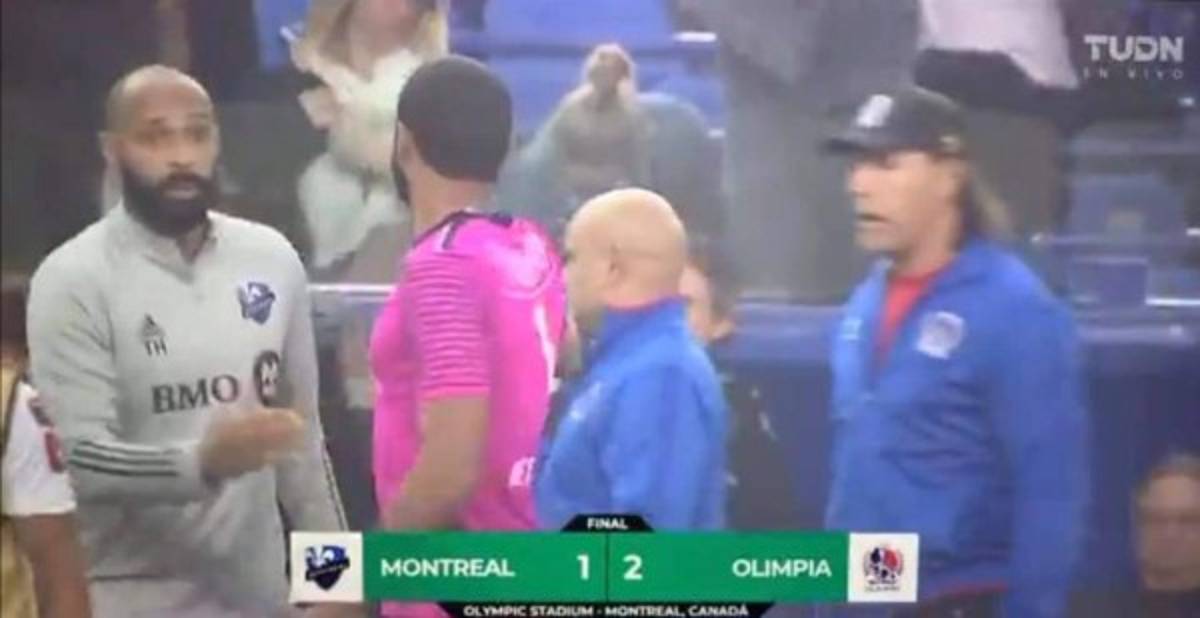 Patón Mejía no se resiste y da tremendo abrazo a Titi Henry: Las imágenes del Impact-Olimpia