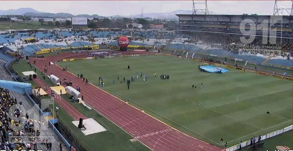 Lo identifican: Cámaras del 911 le hicieron persecución al sujeto que agredió a la mujer policía en el Real España - Motagua