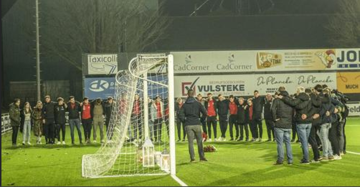 Lamentable y trágico: Portero fallece en pleno partido después de tapar un penal en Bélgica