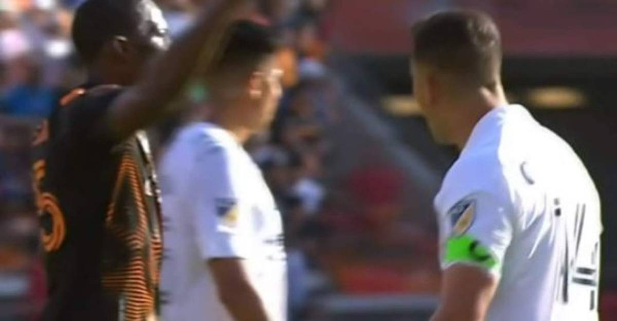 Duelo con Maynor Figueroa, capitán y el ritual: Así fue el incómodo debut de Chicharito Hernández en la MLS   