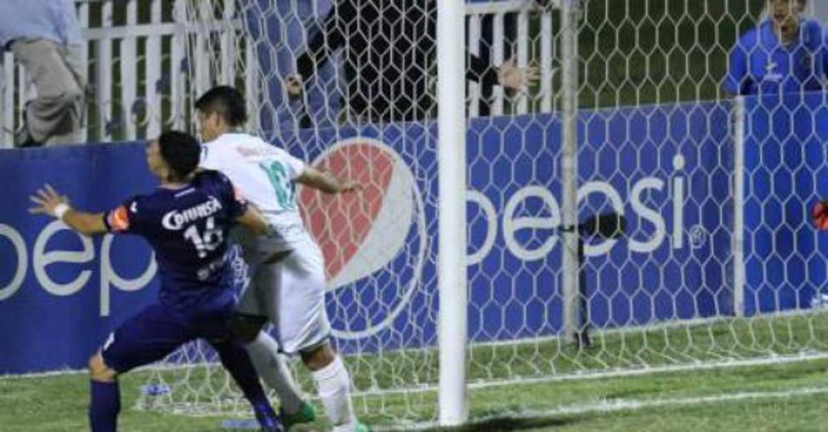 ¿Fue o no penal de Israel Silva contra Héctor Castellanos?