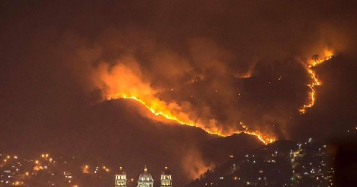 Las imágenes del voraz incendio en el sector de La Montañita en Tegucigalpa