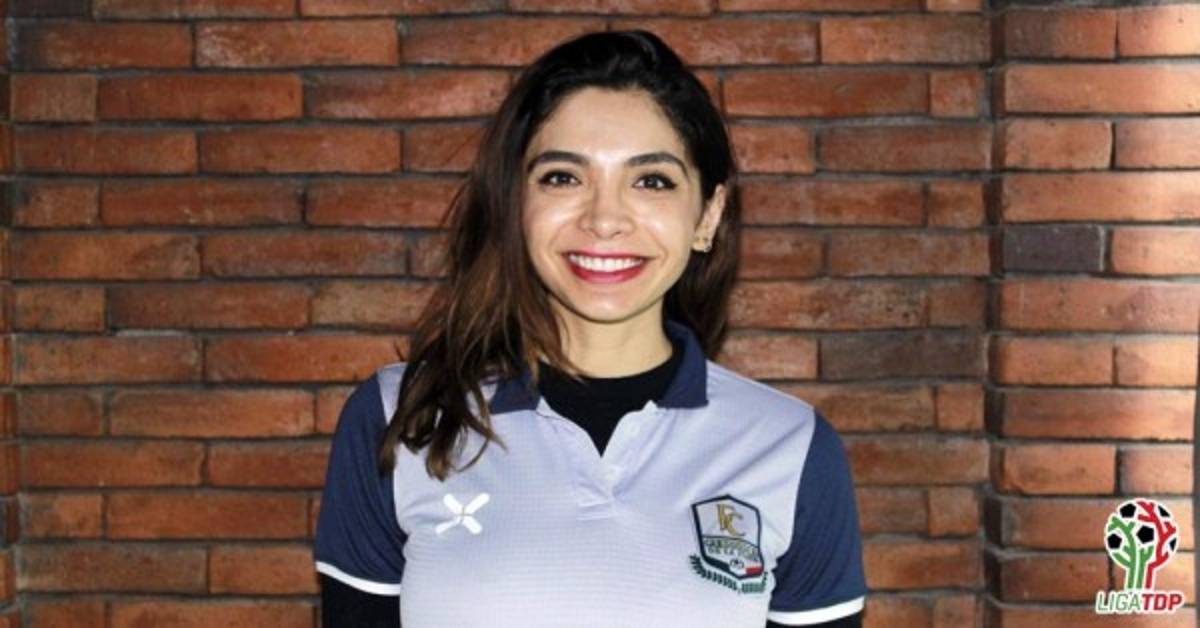 Así es la hermosa conductora de ESPN que entrena a un equipo mexicano y debutó con triunfo