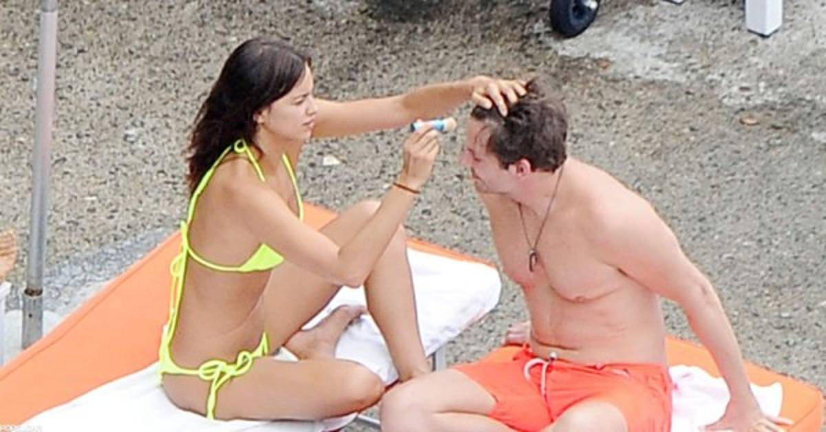 Entre rumores de embarazo, playas y besos, así es la vida de Irina Shayk lejos de Cristiano