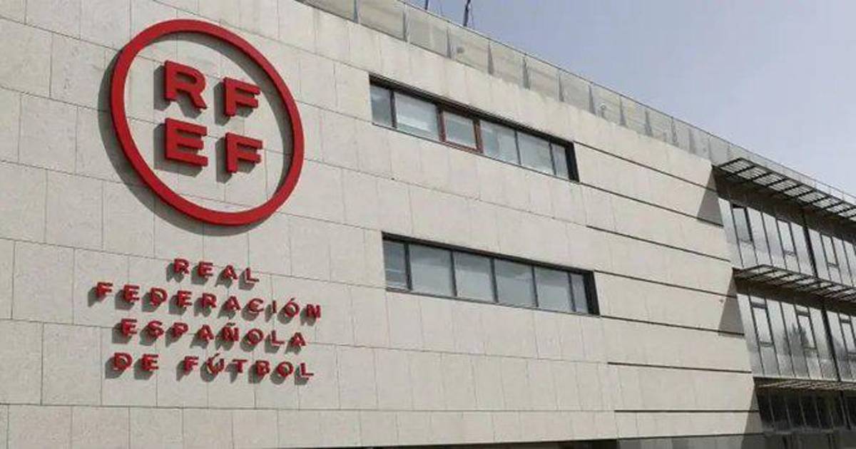 Escándalo en el fútbol español: el motivo por el que hay siete arrestados, la ‘fuga’ de Luis Rubiales e Iker Casillas explota