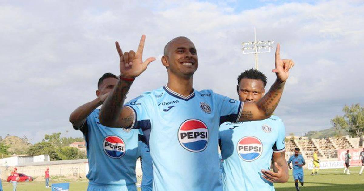 FICHAJES: Motagua va por goleador, Parrillas One anuncia DT argentino, Policía Nacional ficha y Gabriel Araújo es noticia