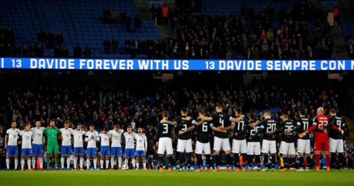 En fotos: La locura en Manchester por Messi, la celebración de Salah y el cabezazo de Cristiano