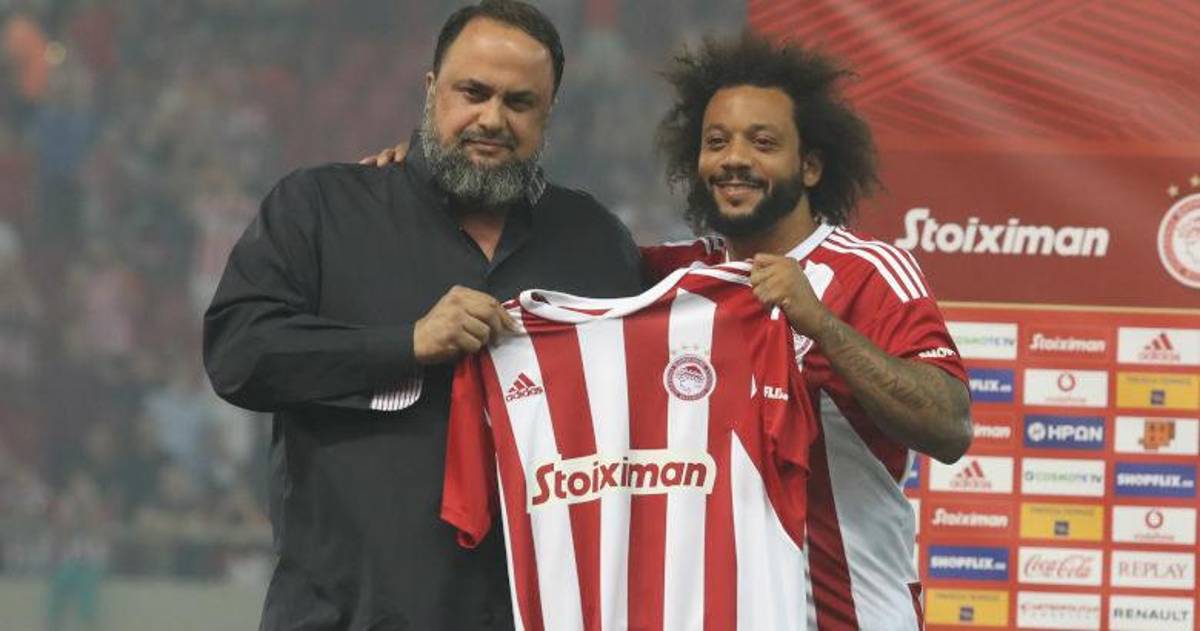 El nuevo dios del Olimpo: la brutal presentación de Marcelo con el Olympiacos de Grecia y bailando junto con sus hijos