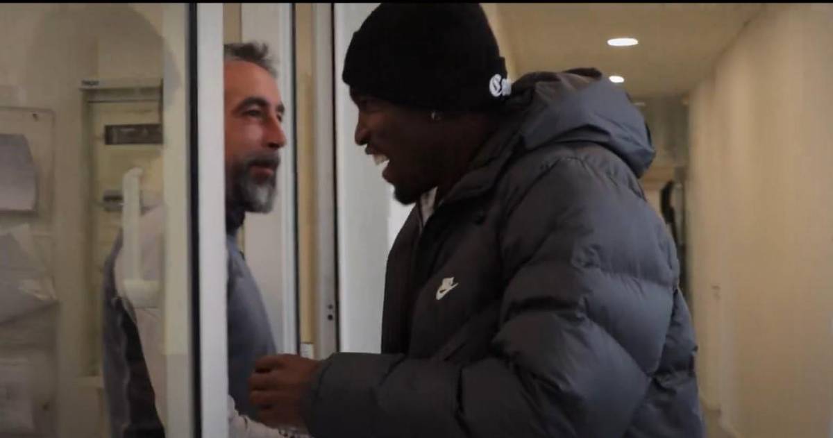 ¿Cómo luce? Alberth Elis reaparece y así lo recibieron sus compañeros del Girondins de Burdeos