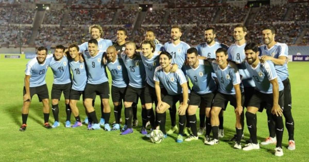 La emotiva despedida de Diego Forlán: Grandes estrellas de invitados y Luis Suárez de portero