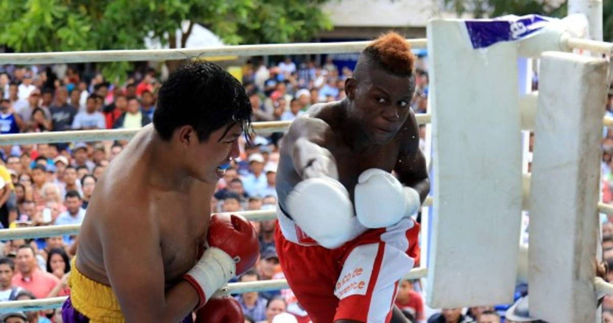 Espectacular ambiente en Tegucigalpa por la pelea del hondureño 'Pupita' Güity