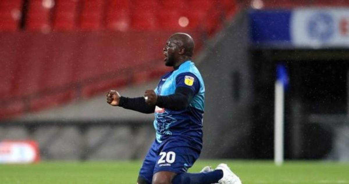 Akinfenwa, el delantero de 220 libras que llevó al Wycombe de la cuarta a la segunda división